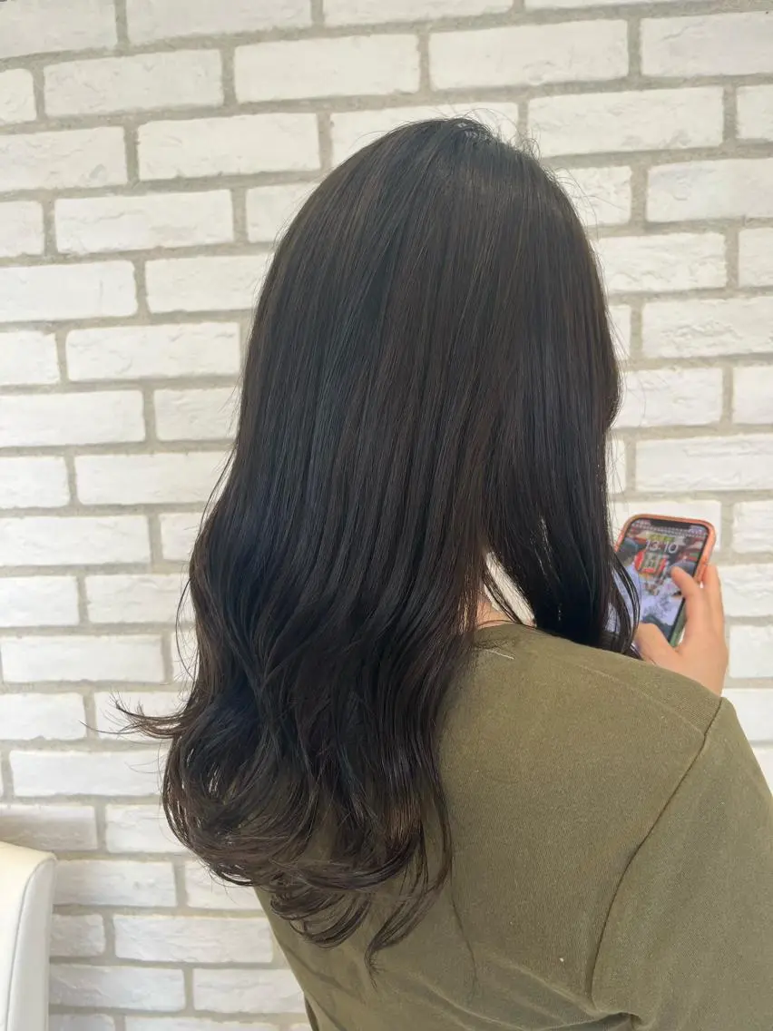 セミロング カラー アッシュ ツヤ髪カラー💎 佐藤あきのヘアスタイル