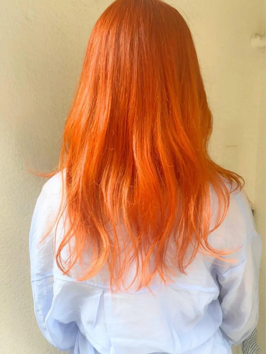 ロング カラー オレンジ COLO✨️ 白川綺香のヘアスタイル