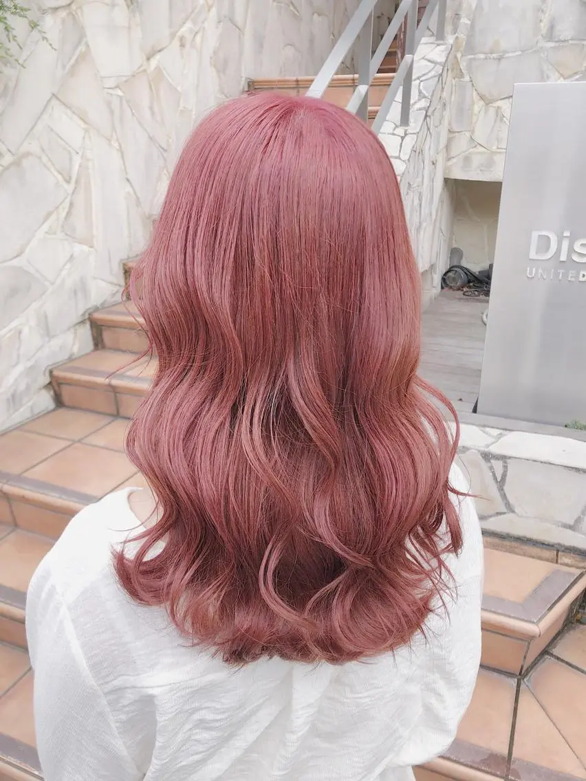 ロング カラー ベージュカラー ブリーチ ブラウンカラー ラベンダーカラー ピンクカラー ヘアカラー トリートメント 💟Chloe原宿店 🩶ハイトーンのヘアスタイル
