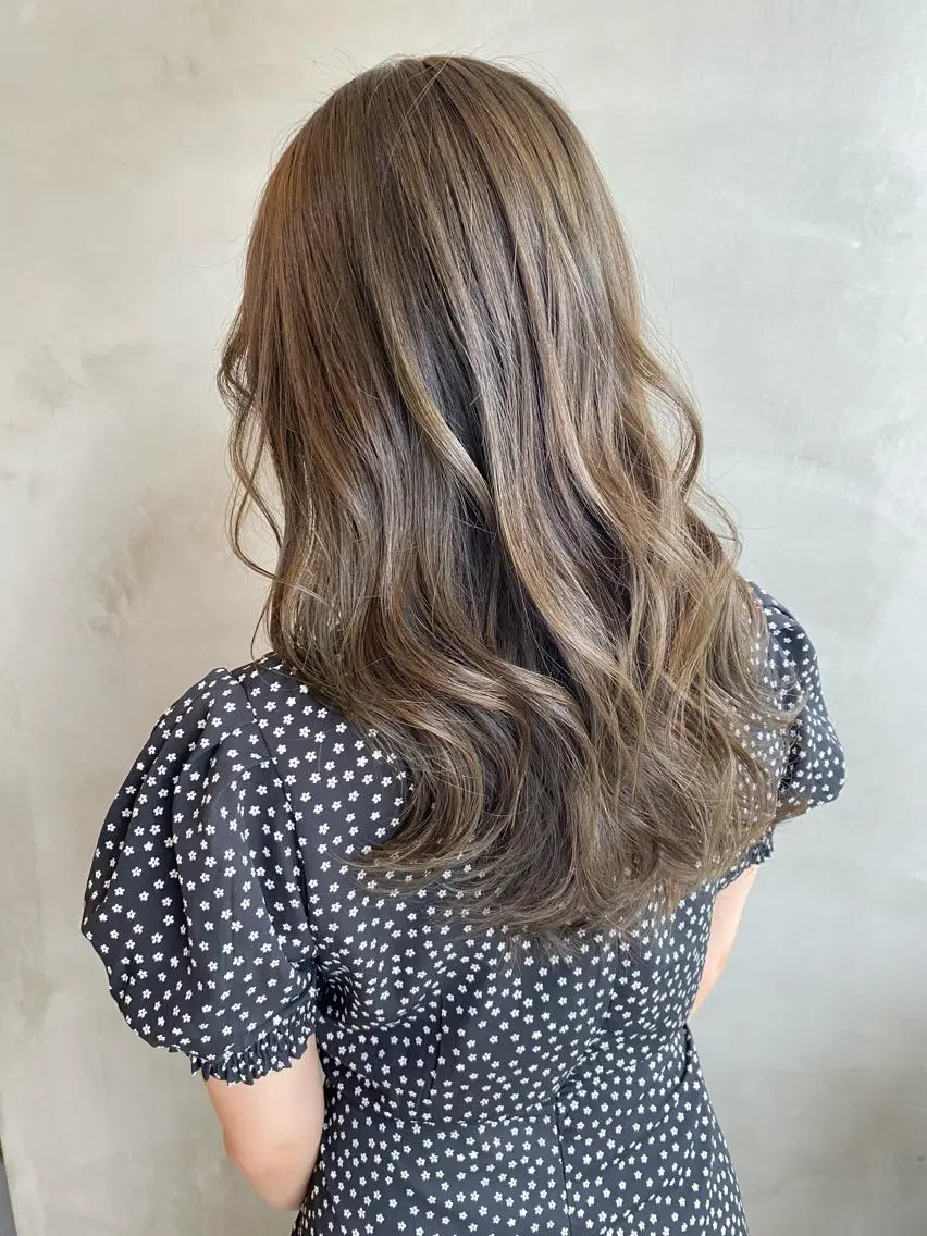 セミロング カラー ヘアアレンジ ネイル マツエク・マツパ 透明感カラー ハイライトカラー インナーカラー くびれヘア 外国人風カラー カット ヘアカラー 夜23時まで予約🉑 reverieあきらのヘアスタイル