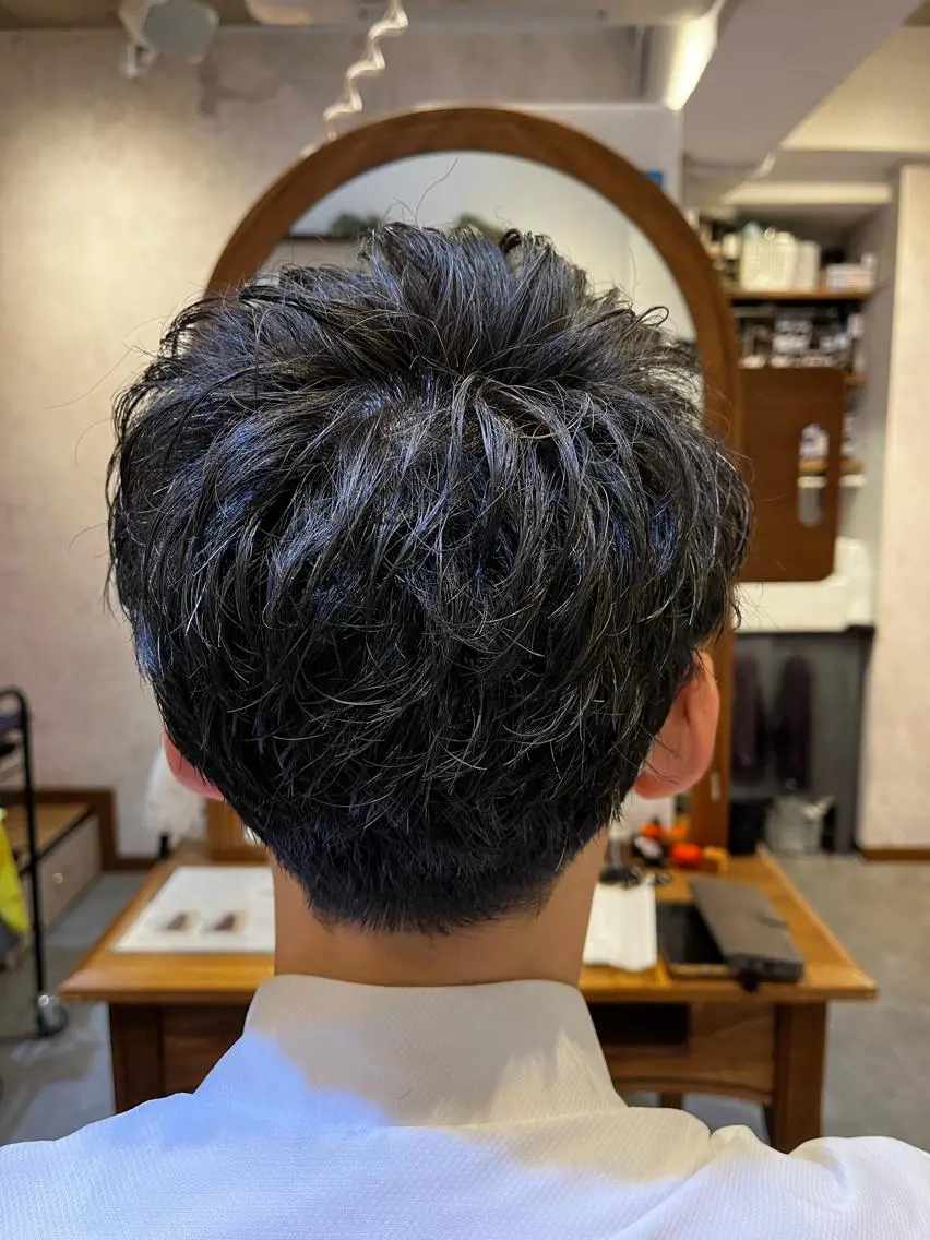 ショート メンズ ビジネス 刈り上げ 佐藤槙哉 サトウシンヤのヘアスタイル