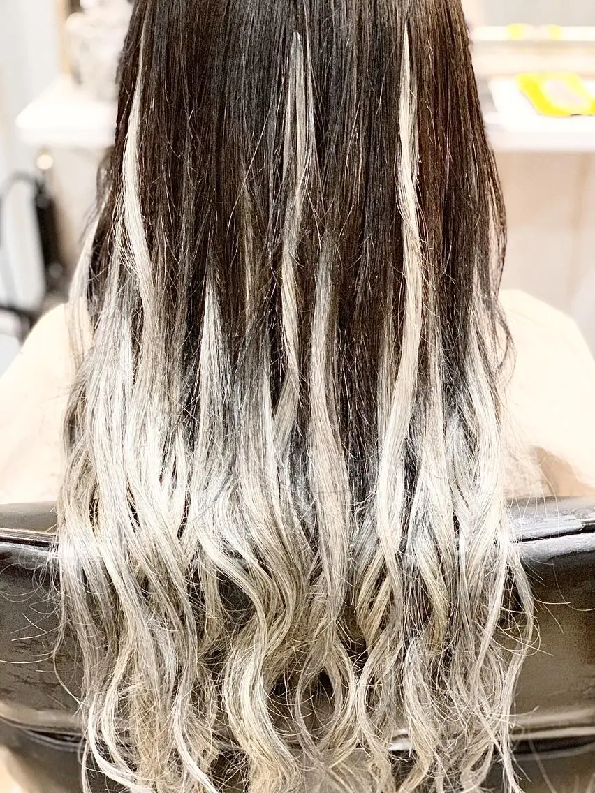 ロング カラー パーマ ヘアアレンジ チビ編み込みエクステ シールエクステのヘアスタイル
