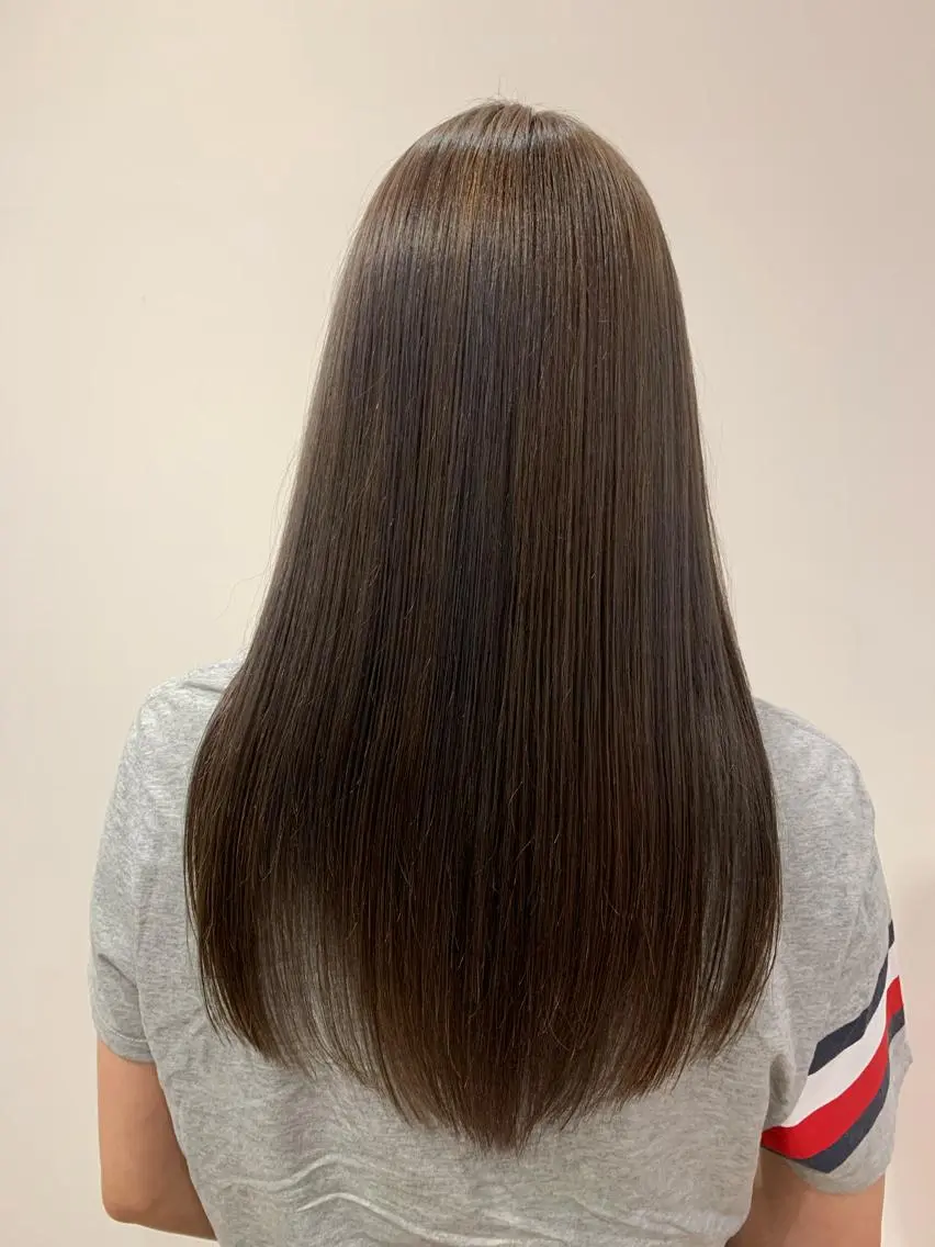 ロング カラー ブリーチ 透明感カラー グレージュ 多田 彩香のヘアスタイル