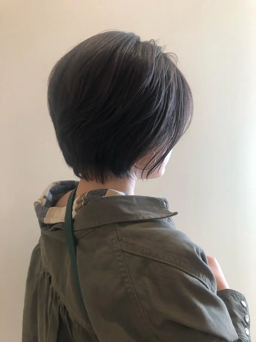 ショート カラー アッシュ 透明感カラー ヘアカラー トリートメント ヘッドスパ 盛れるレイヤーカット 得意🌹井上美沙のヘアスタイル