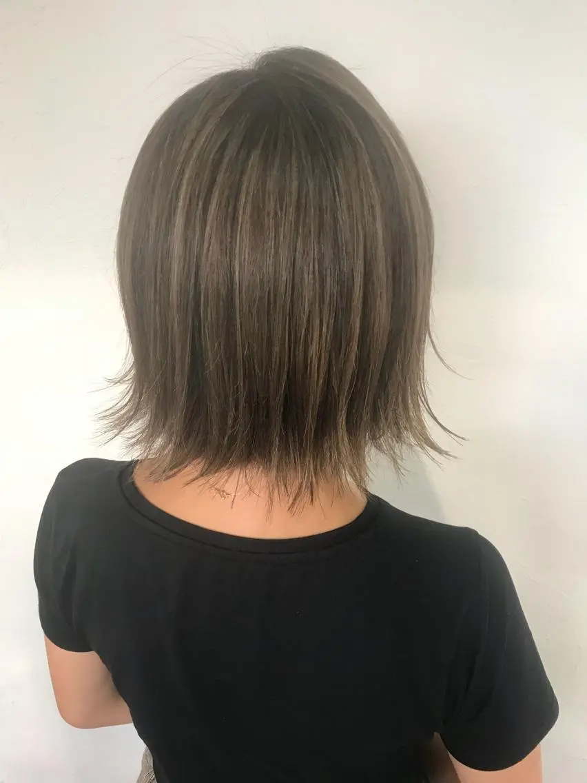 ミディアム カラー ベージュカラー ミルキーベージュ 伊藤 優希のヘアスタイル
