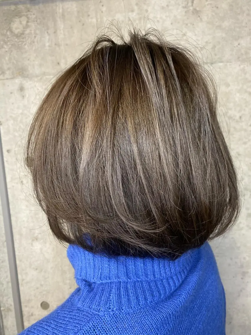 ショート カラー アッシュ アッシュグレー アッシュグレージュ グレージュ ハイライトカラー ヘアカラー 大栗 佑也  髪質改善のヘアスタイル