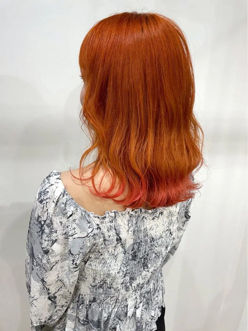 カラー white.梅田 デザインカラー🦄のヘアスタイル