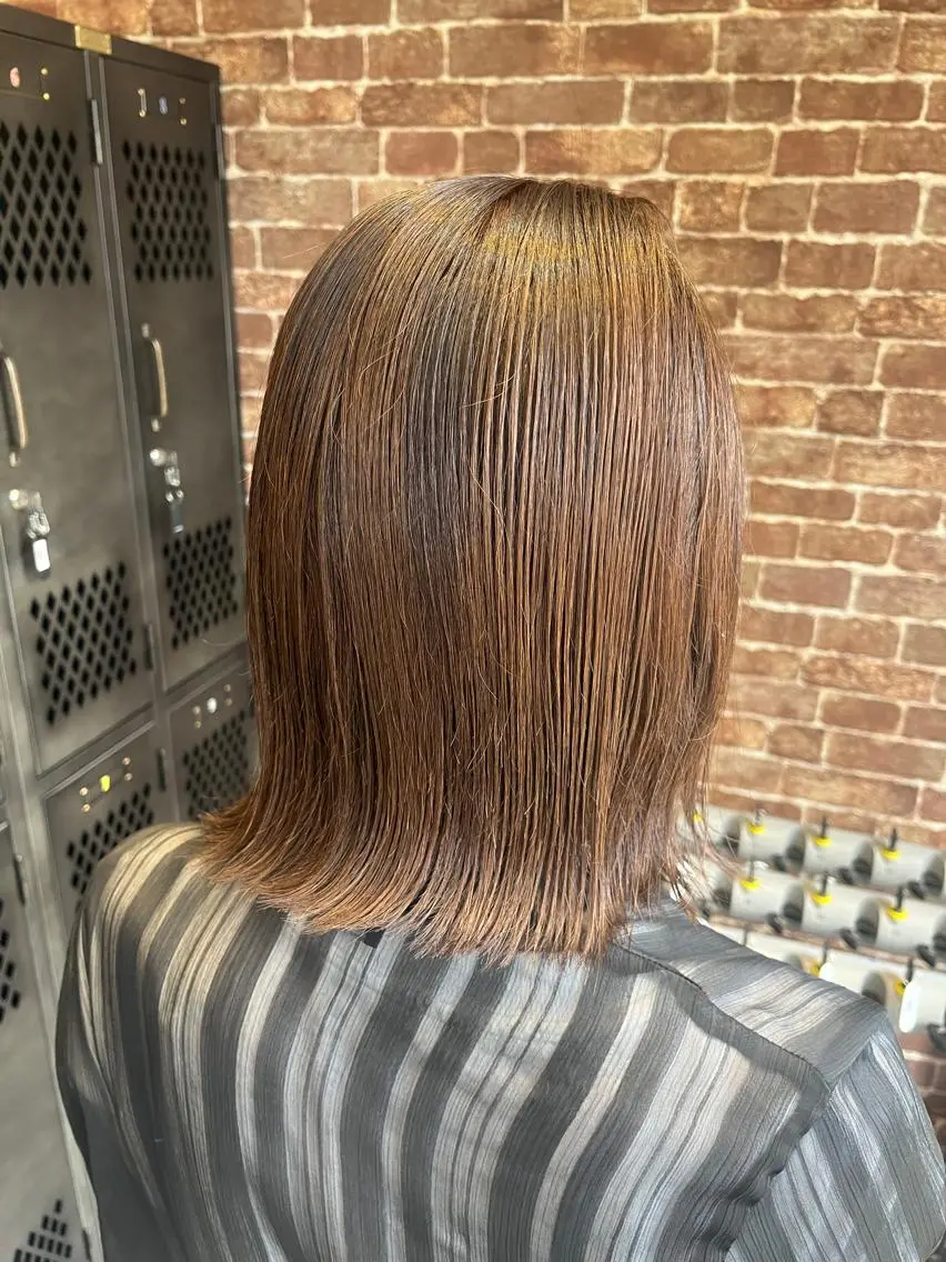 セミロング カラー パーマ ヘアアレンジ メンズ キッズ ネイル マツエク・マツパ アイブロウ メンズパーマ セミロングパーマ ブラウンカラー ケアカラー 透明感カラー 久木原 ゆりのヘアスタイル