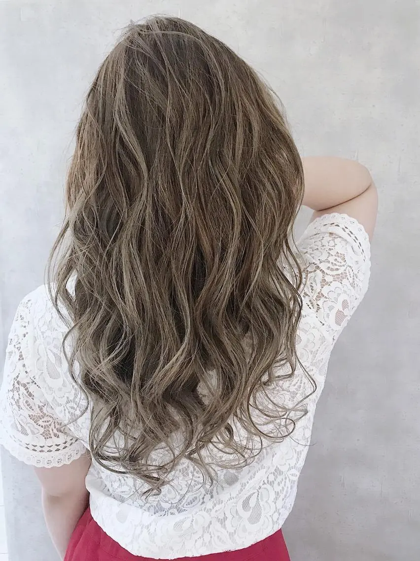 セミロング カラー アディクシーカラー ブリーチ ケアブリーチ ダブルカラー ハイライトカラー MOU namba ムウナンバのヘアスタイル