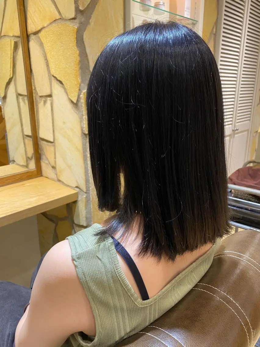 ミディアム カラー 黒髪 ブルーカラー ブルーブラック 透明感カラー kawabe maikoのヘアスタイル