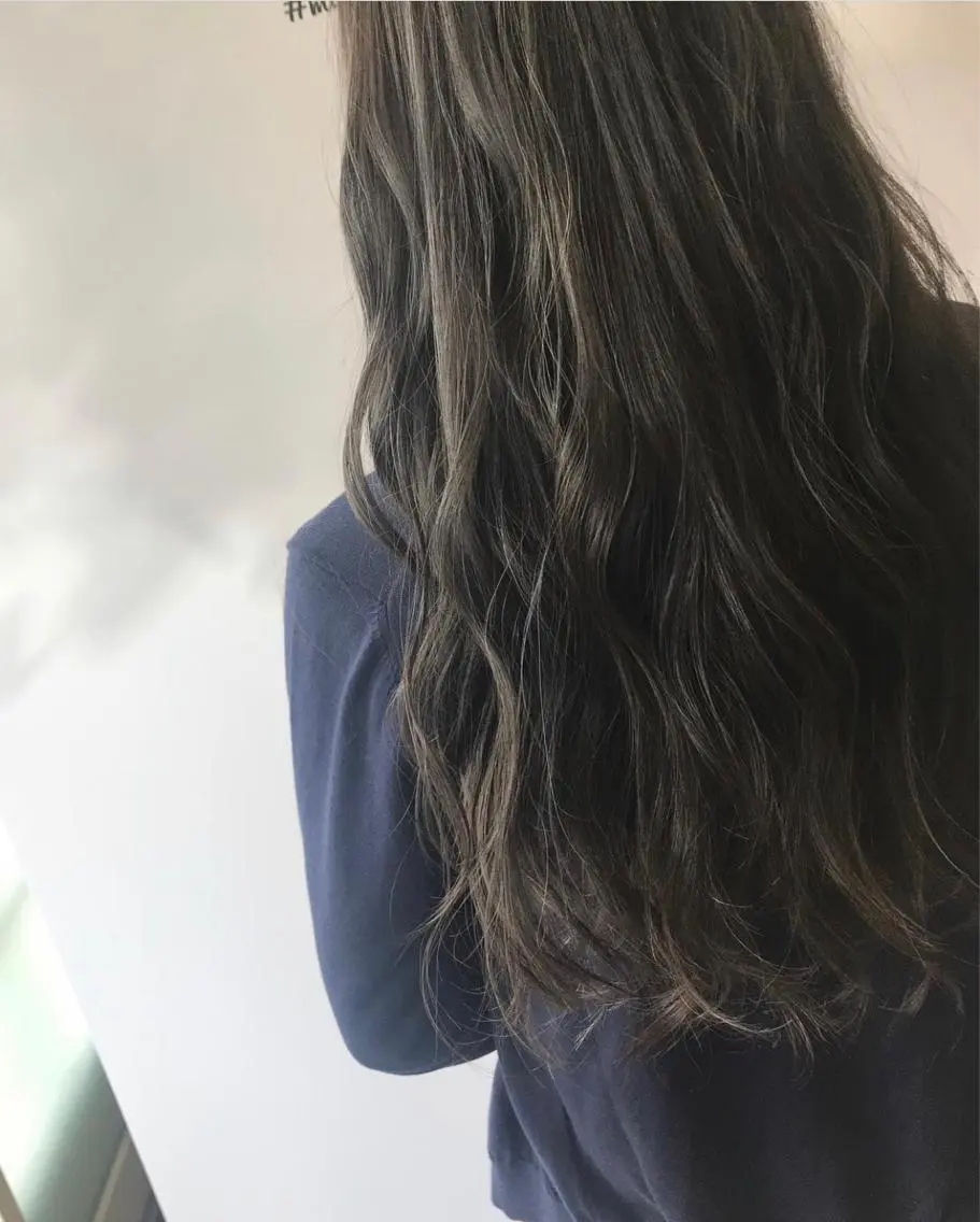 ロング カラー ヘアアレンジ グレージュ 福壽 優奈のヘアスタイル