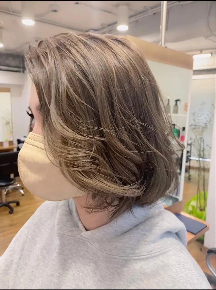 ミディアム カラー ボブ カット ヘアカラー トリートメント 韓国ヘア🇰🇷 スズキのヘアスタイル