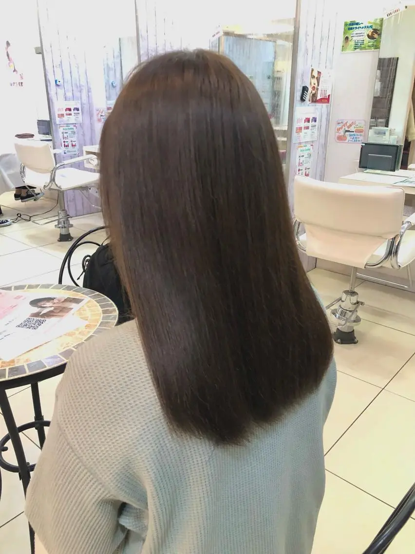 セミロング カラー ベージュカラー オリーブベージュ カット ヘアカラー 🤎ベージュカラー/ 髪質改善/山岸🤎のヘアスタイル