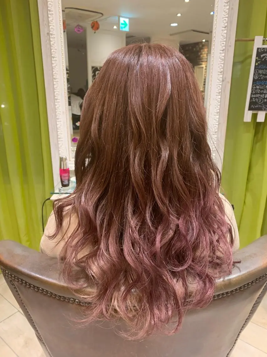 ロング カラー パーマ ヘアアレンジ ベージュカラー ブリーチ ピンクカラー ピンクベージュ メンズパーマ特化🔥 ツイスパ/シャドウのヘアスタイル