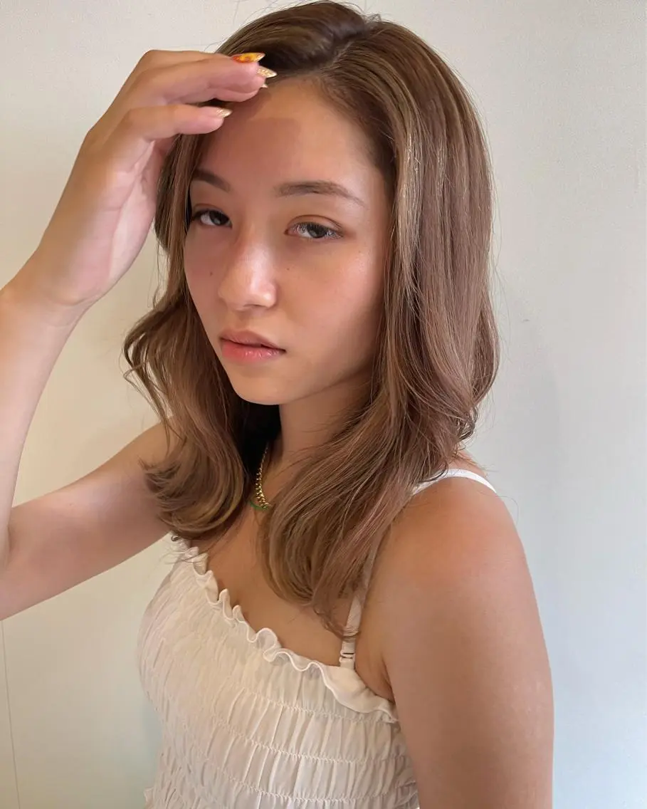 セミロング 韓国風ヘア レイヤーカット 菅原リキヤ くびれレイヤーヘアのヘアスタイル