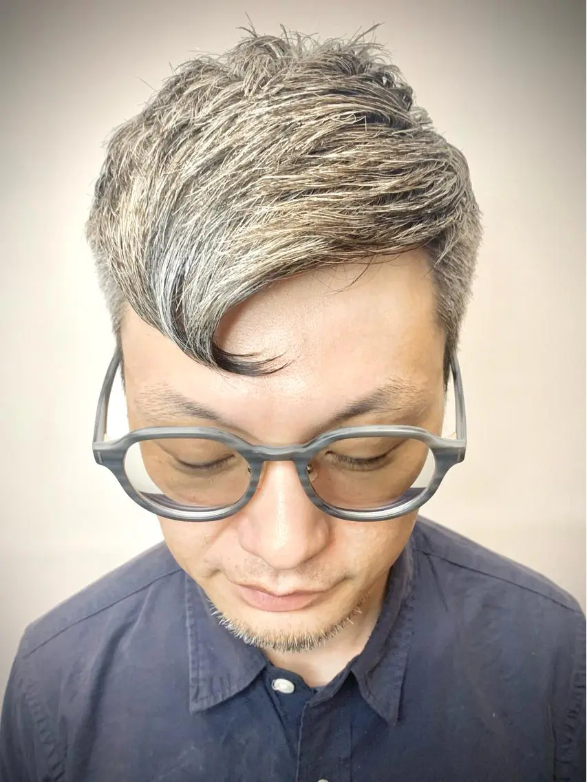 ショート メンズ メンズバレイヤージュ メンズブリーチ メンズハイライト メンズインナーカラー メンズ韓国風 Koichi Satoのヘアスタイル