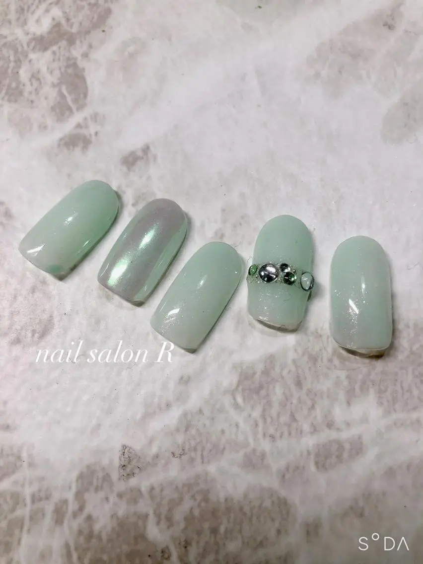 ネイル グリーン ミラーネイル ハンドネイル nail salon Rのネイルデザイン