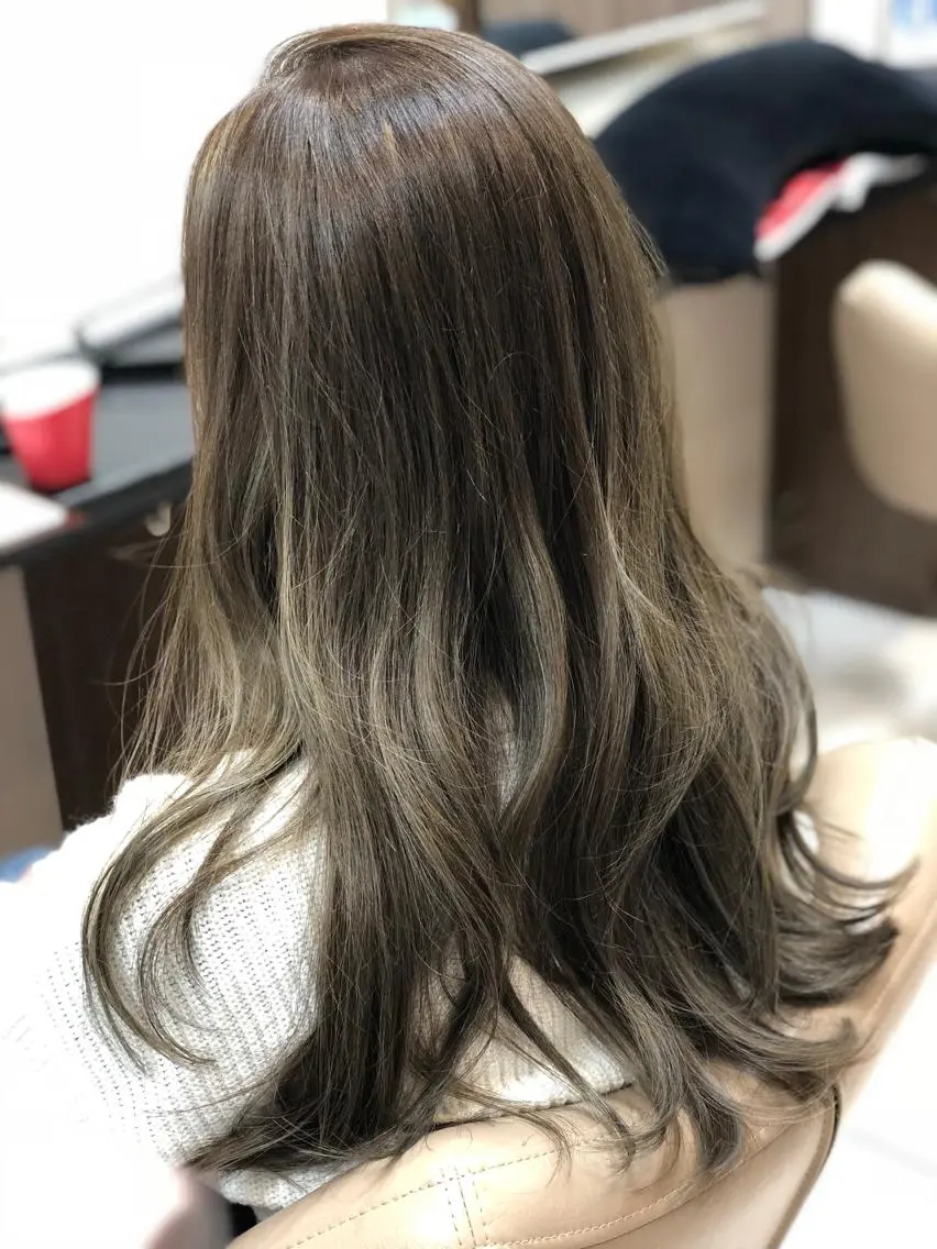 ロング カラー ハイライトカラー イルミナカラー ハイライト 船戸 靖子のヘアスタイル