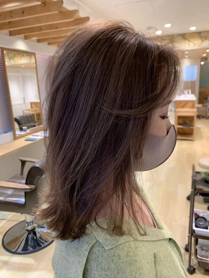 ミディアム ハイライト レイヤーカット ヘアカラー トリートメント 渋谷ハイトーン/ デザインカラー阿部のヘアスタイル