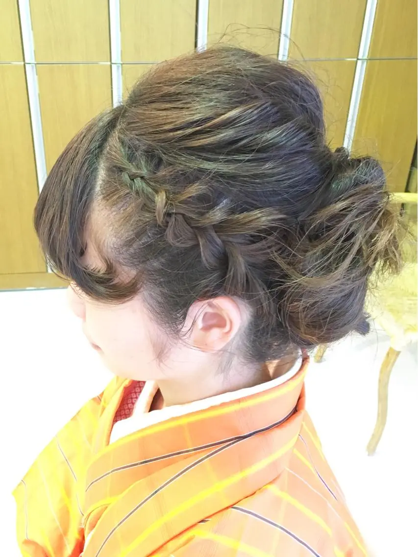 ショート ミディアム カラー ヘアアレンジ 成人式 ハイトーン特化🤍 浦住のヘアスタイル