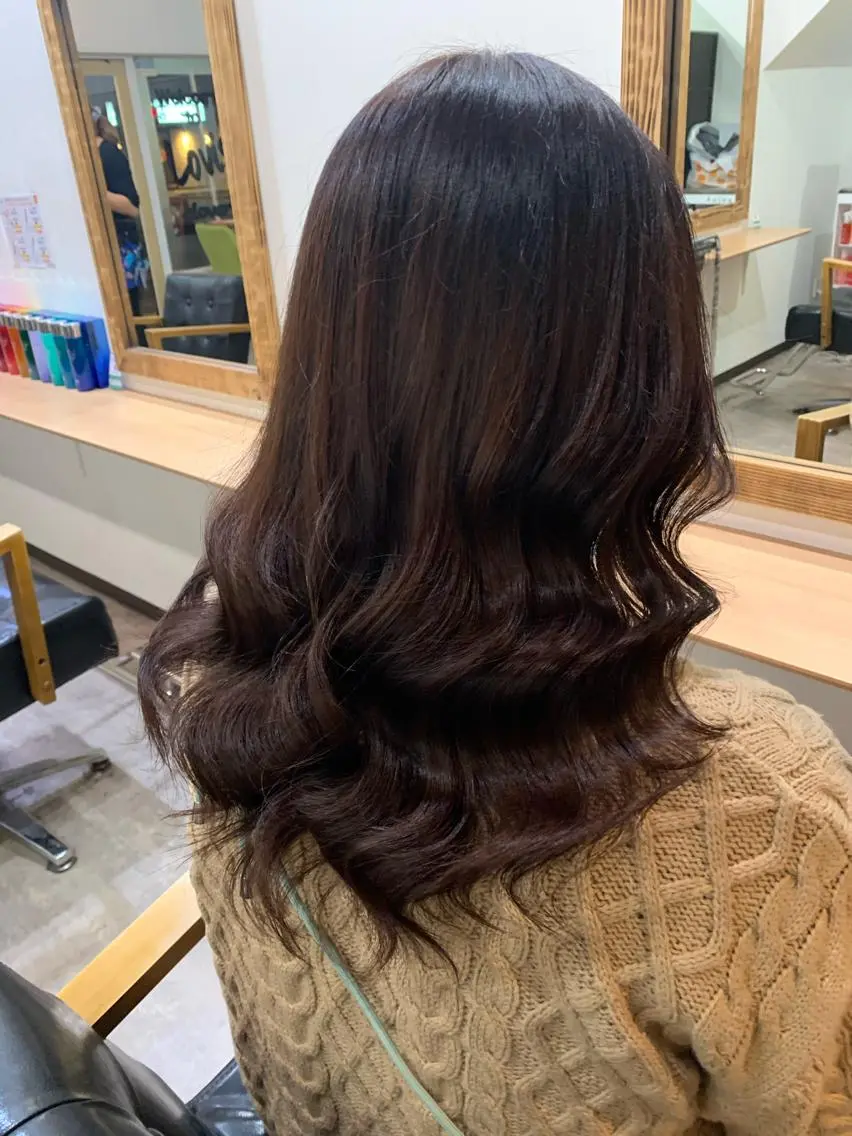 ミディアム カラー パーマ ヘアアレンジ メンズ キッズ ネイル マツエク・マツパ アイブロウ ブラウンカラー ピンクカラー ピンクブラウン カラーマツエク ブラウン ヘアカラー トリートメント 🤍韓国風レイヤー/ 艶髪🤍鳥越美羽のヘアスタイル