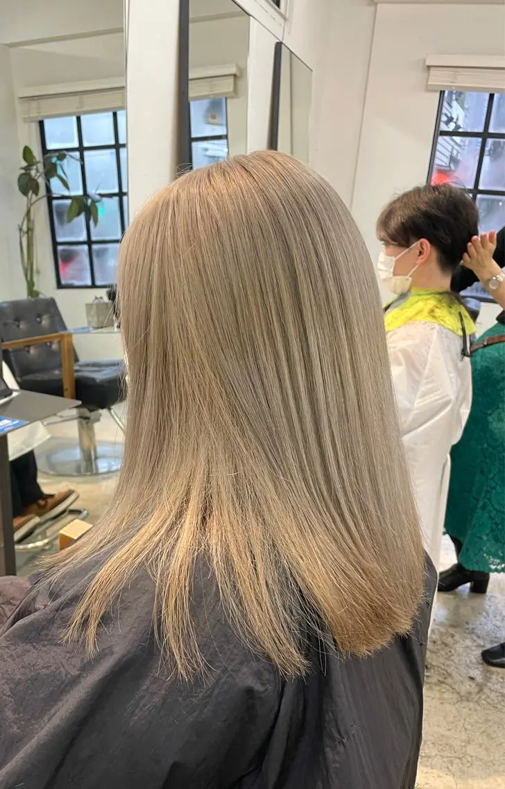 ロング カラー バレイヤージュ ベージュカラー ブリーチ 透明感カラー ダブルカラー ハイトーン×髪質改善 KENTAのヘアスタイル