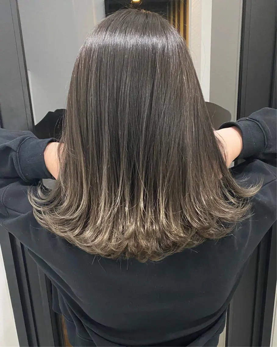 ミディアム カラー ヘアアレンジ グラデーションカラー 【公式】amble luxe池袋東口🩷のヘアスタイル