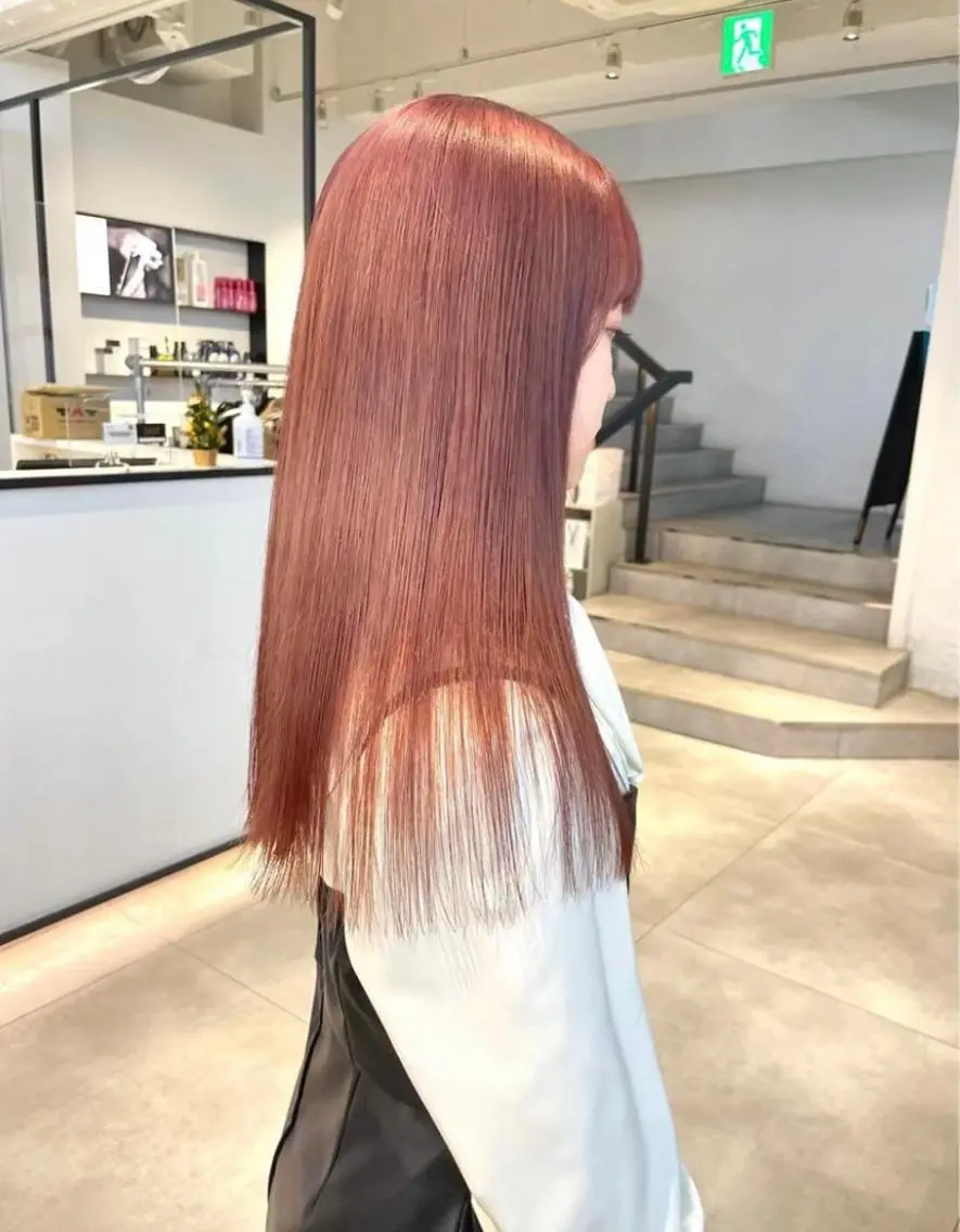 ロング カラー ベージュカラー 黒髪 ブリーチ ブルーカラー ブルーブラック 髪質改善　ネイル コトミ🐸のヘアスタイル