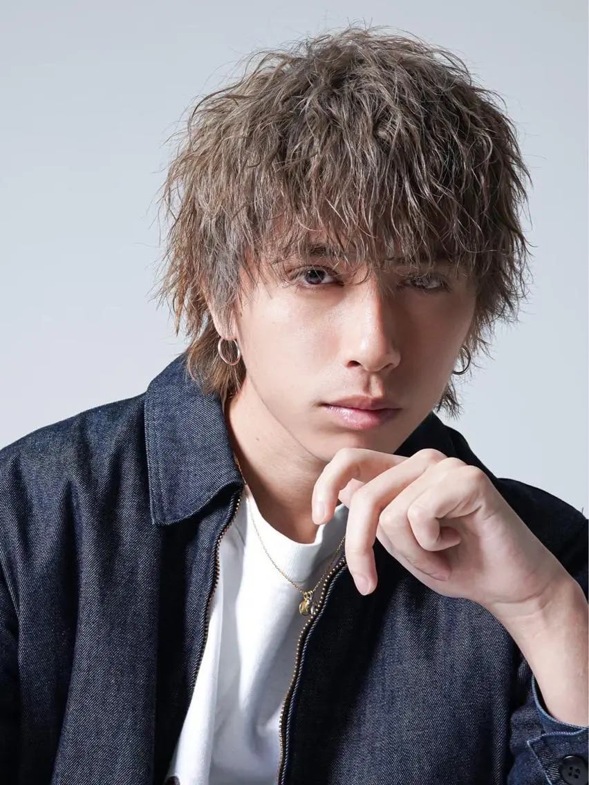 ショート パーマ メンズ メンズサロン代表 曲がる縮毛矯正のヘアスタイル