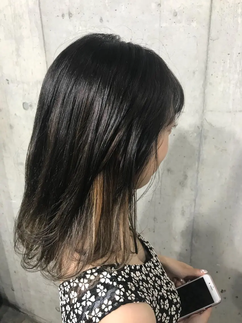 ミディアム カラー パーマ ヘアアレンジ メンズ キッズ ネイル マツエク・マツパ メンズインナーカラー インナーカラー サロンドミルク 渋谷高比良のヘアスタイル