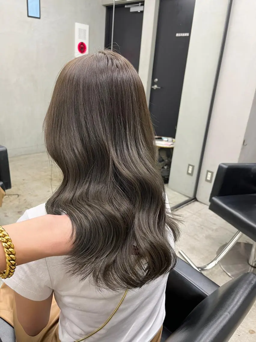 ロング カラー パーマ ヘアアレンジ メンズ キッズ ネイル マツエク・マツパ アイブロウ グレージュ オリーブグレージュ オリーブグレー ヘアカラー トリートメント 🌸グレージュ/ ベージュ🌸yutaのヘアスタイル
