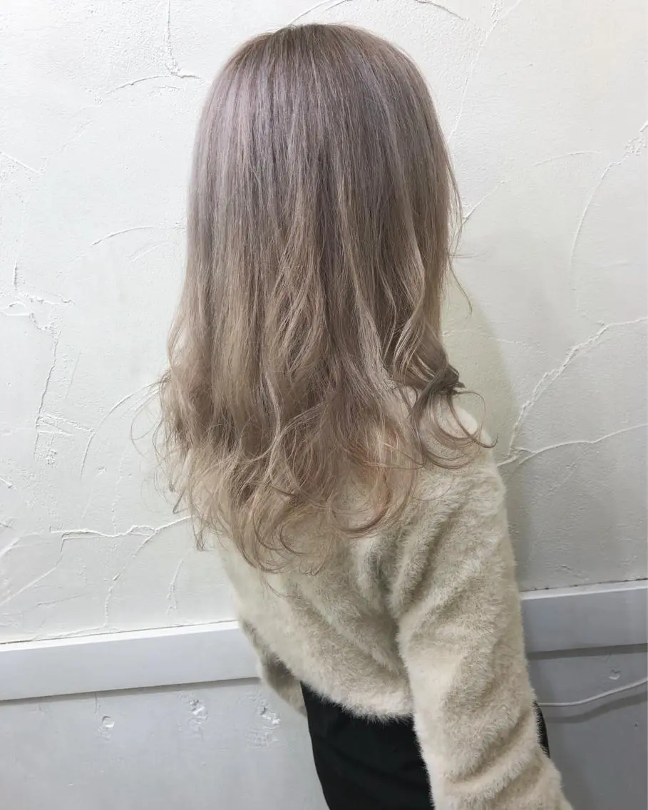 セミロング ヘアカラー Loob.TOKYO MIYA🌈のヘアスタイル
