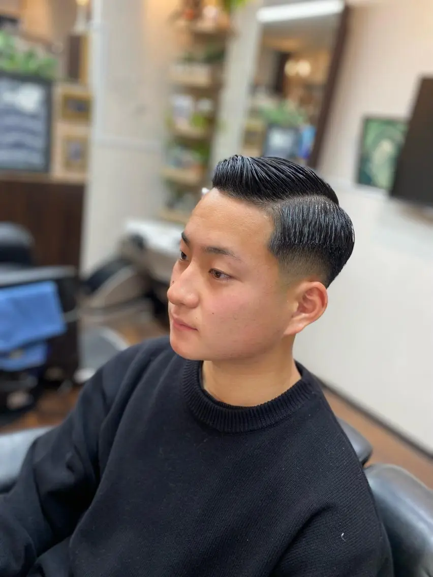 ショート メンズ フェードカット スキンフェード カット メンズカット 川㟢弘貴のヘアスタイル