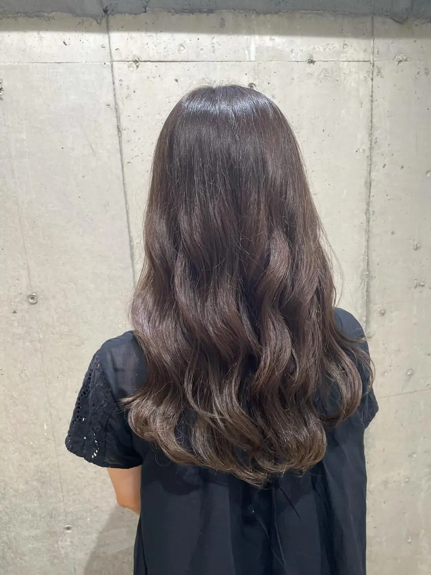 セミロング カラー ヘアカラー トリートメント 山本 愛永のヘアスタイル