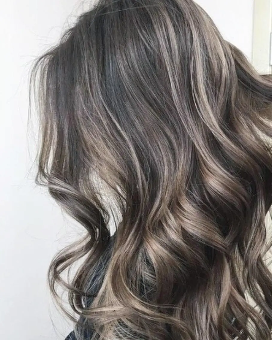 ロング カラー パーマ ヘアアレンジ 大阪レミーエクステ チビ編み込みのヘアスタイル