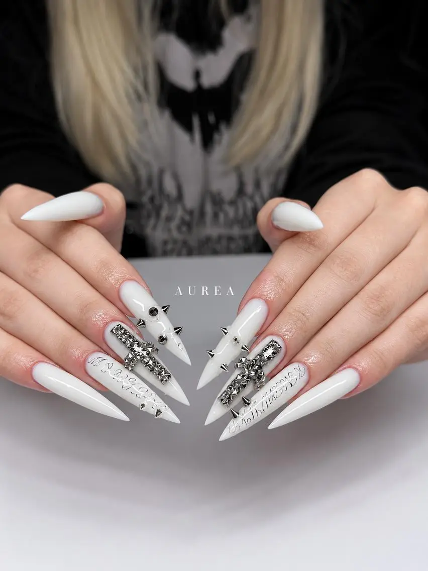 ネイル ハンドネイル H-nail ロング/3D/Y2Kのネイルデザイン
