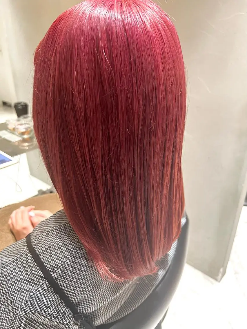 セミロング カラー ブリーチ ヘアカラー トリートメント ヘッドスパ ヘアセット 艶くすみカラー /縮毛/川添桃花のヘアスタイル