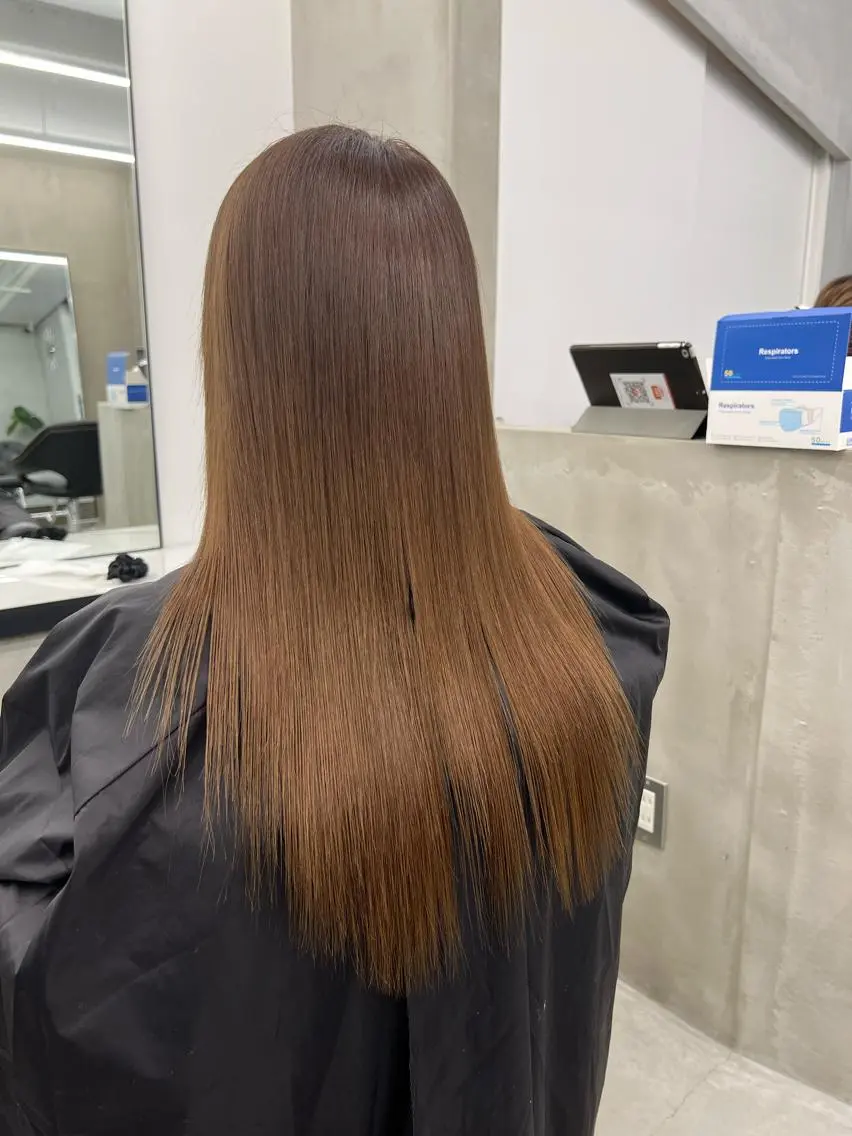 ロング カット ヘアカラー トリートメント よしのり genieeのヘアスタイル
