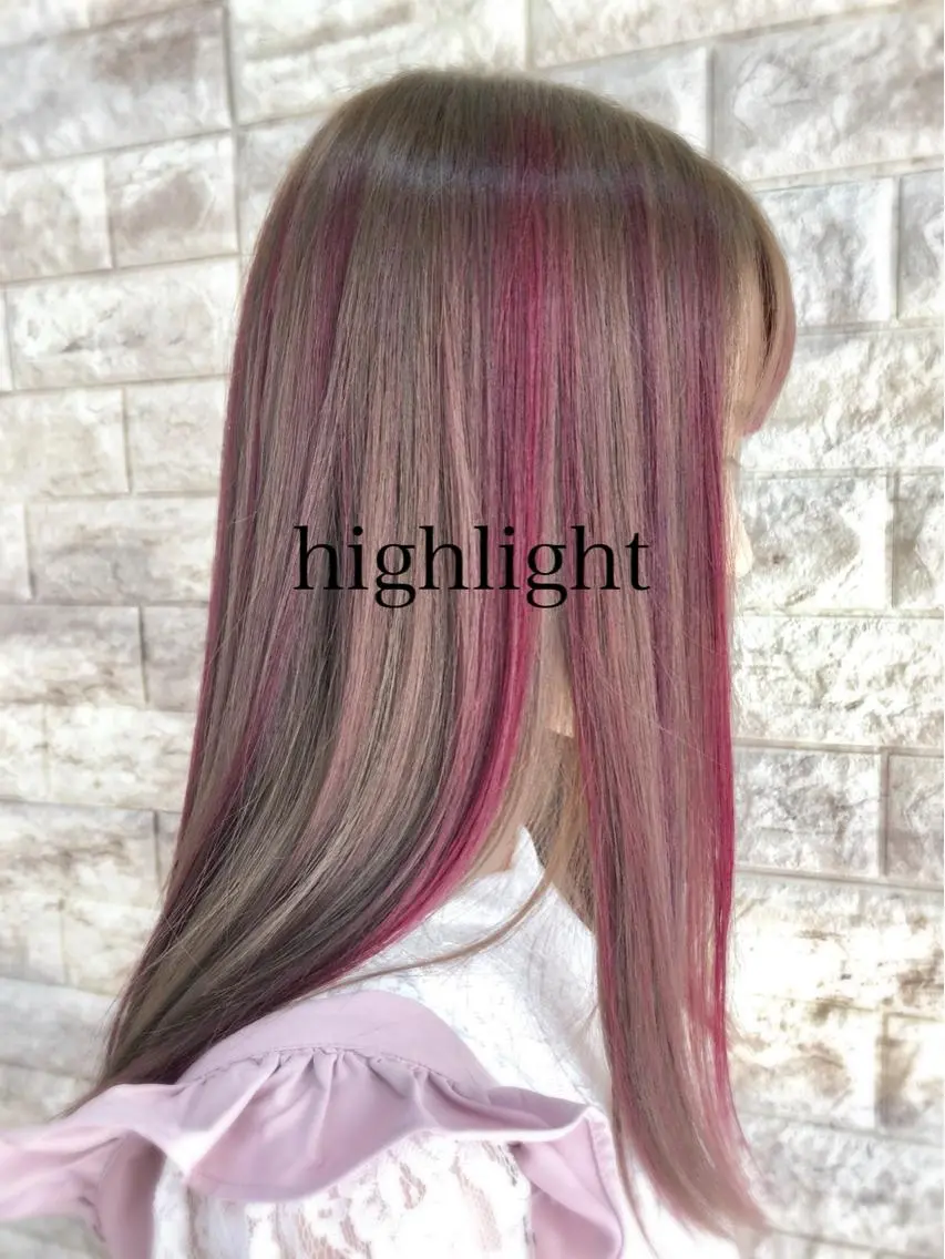 セミロング カラー デザインカラー ハイライトカラー ピンクカラー バイオレットカラー ハイライト yuki🌼 Hip's decoのヘアスタイル