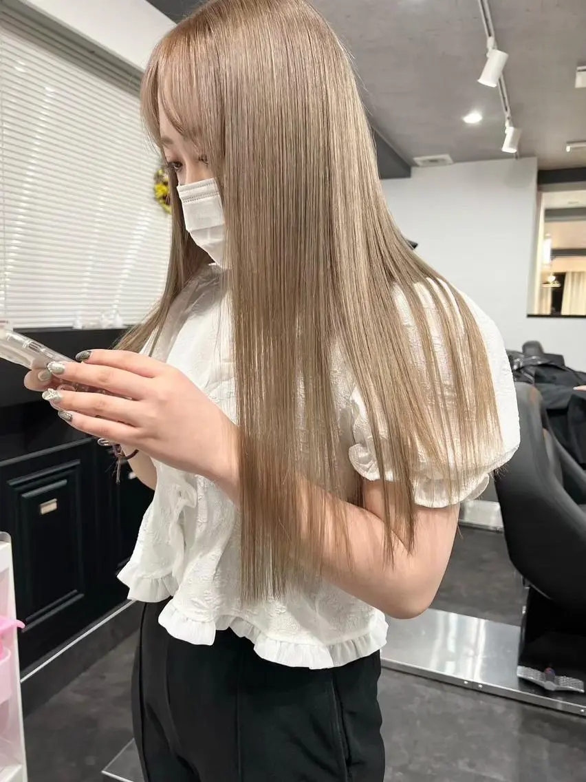 ロング カラー ロング 艶髪ハイトーン✨ 🩷AMI🩷のヘアスタイル