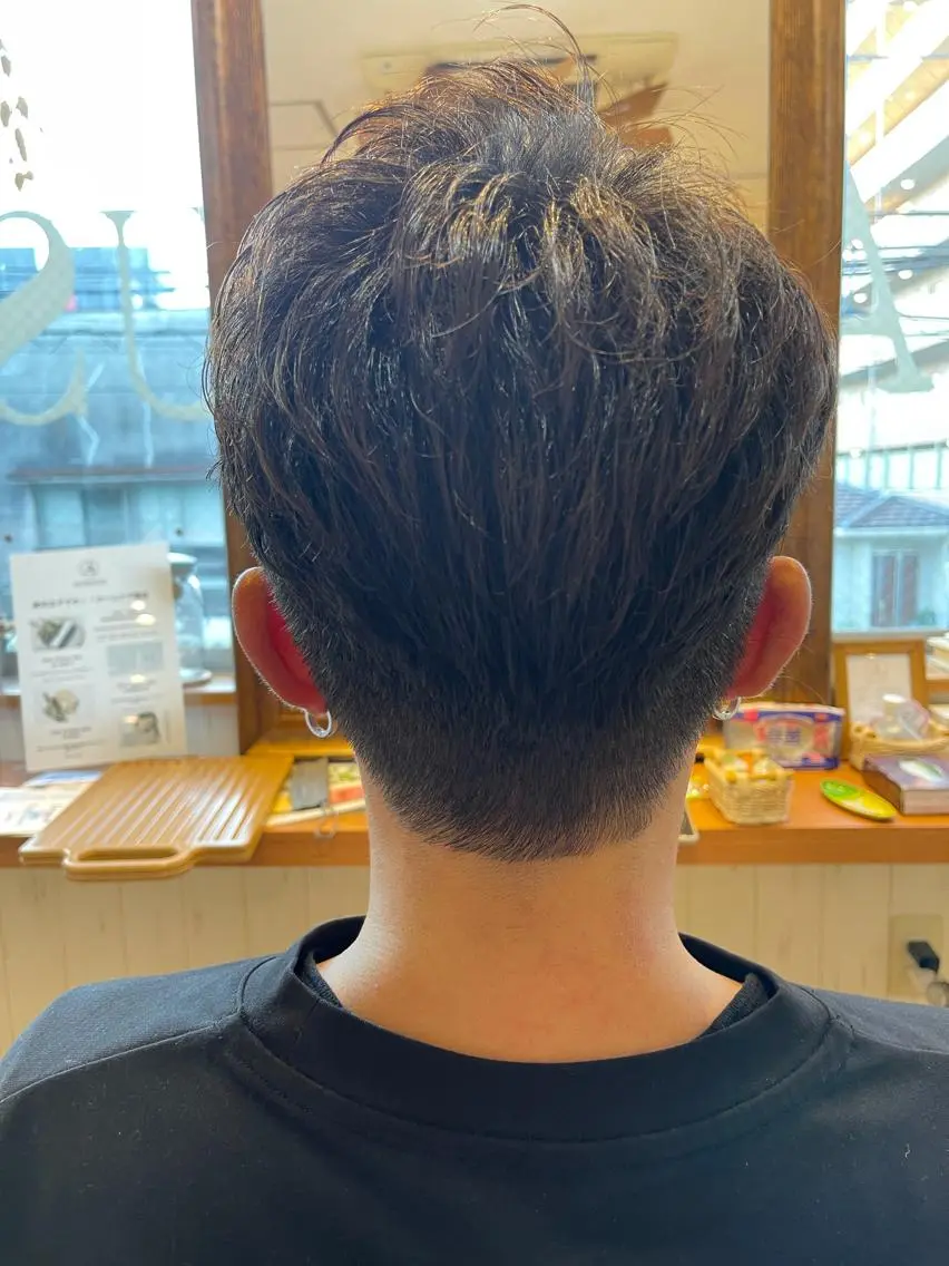 メンズ トレンドパーマ 加藤菜月のヘアスタイル