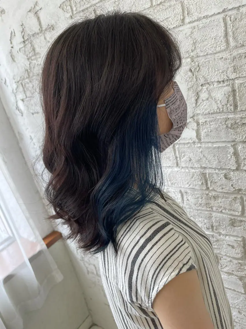 ミディアム カラー ブルーカラー イヤリングカラー インナーカラー ブリーチ特化 ハイトーンRYOYAのヘアスタイル