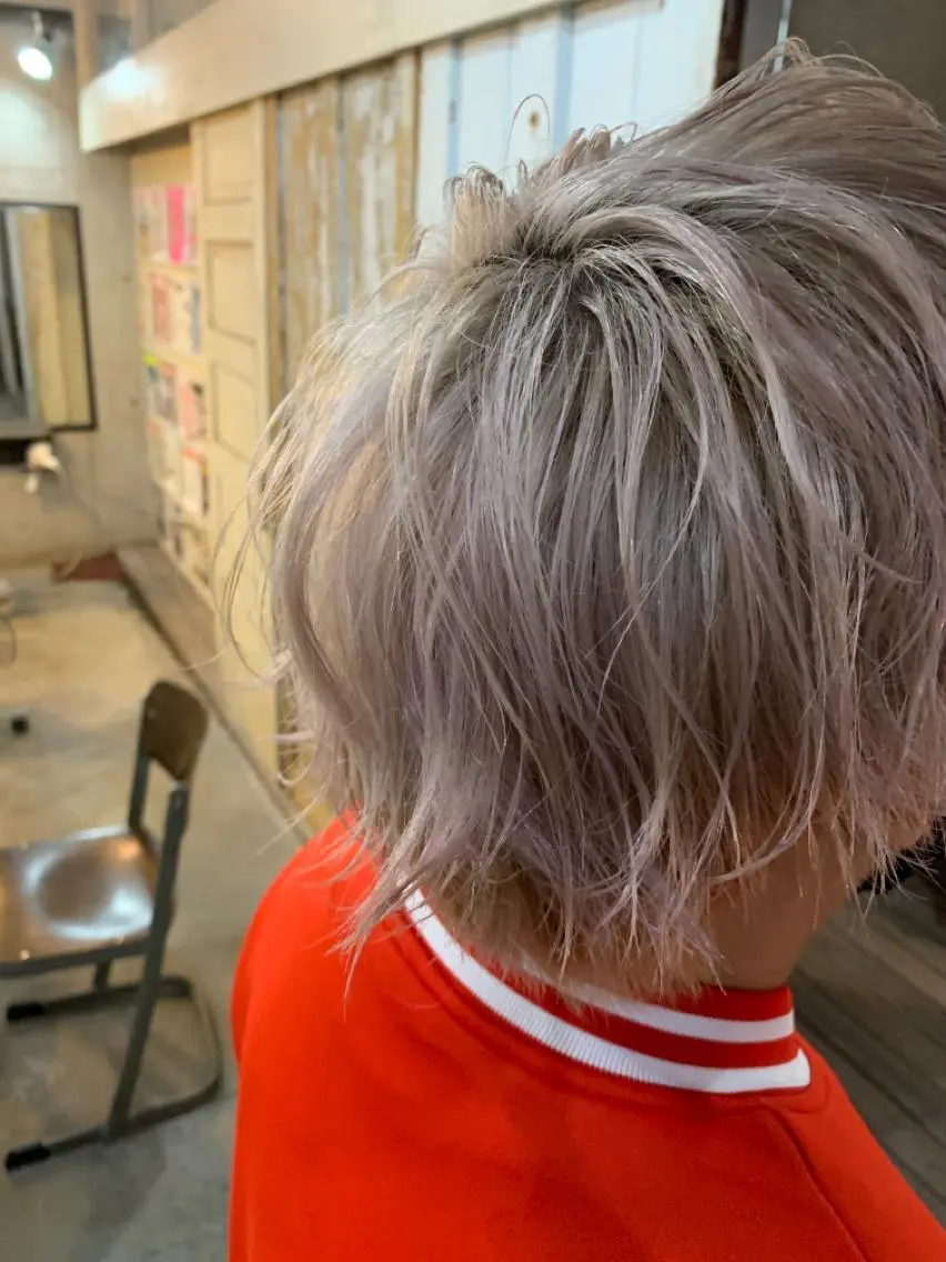ショート カラー ヘアアレンジ メンズ ショートボブ メンズバレイヤージュ メンズブリーチ メンズハイライト メンズハイトーン ravens代表 ヒロムのヘアスタイル