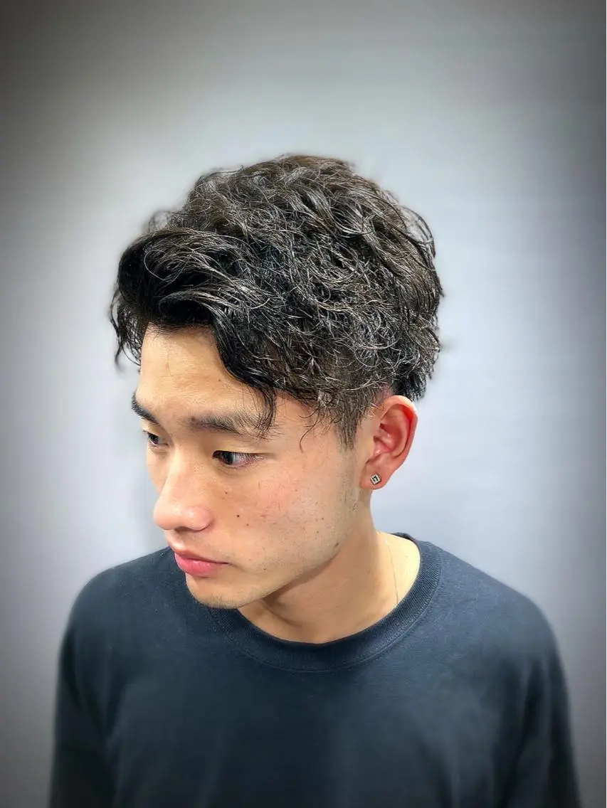 ミディアム パーマ ミディアムパーマ スパイラルパーマ メンズ特化美容師 井上大輔のヘアスタイル