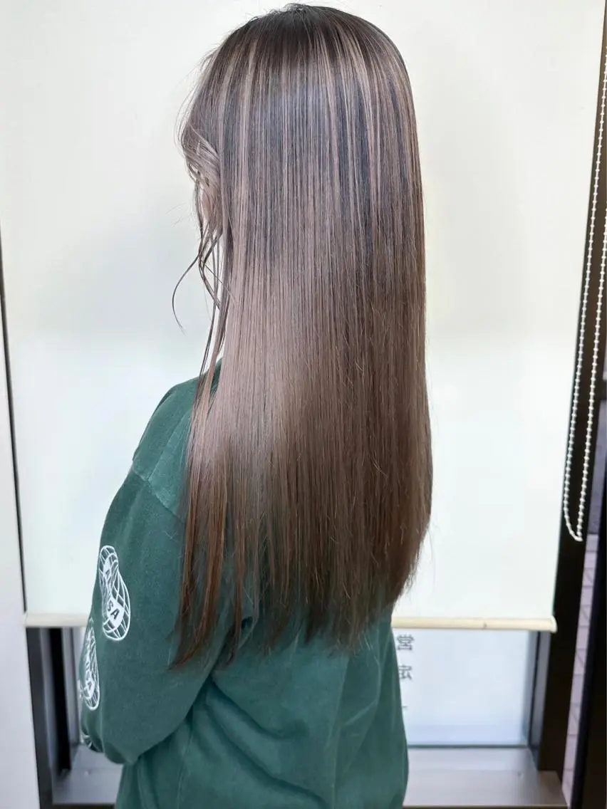 ロング カラー カット ヘアカラー トリートメント ブリーチカラー🫧 森　凪沙のヘアスタイル