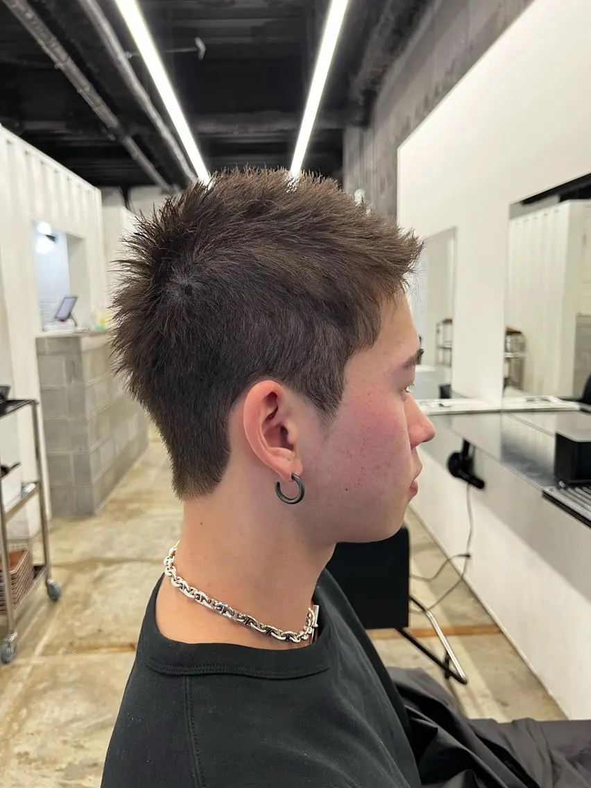 ショート メンズ カット ヘアカラー HI DEのヘアスタイル