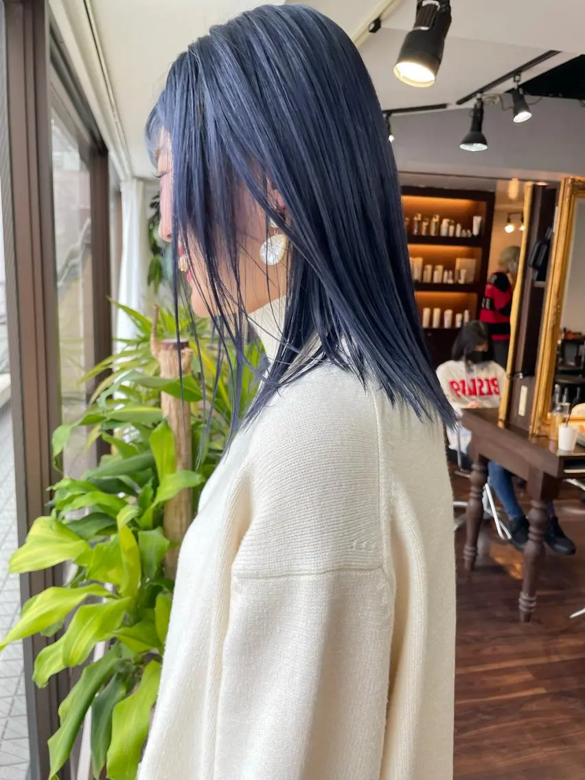 ミディアム カラー オカモト ミユウのヘアスタイル
