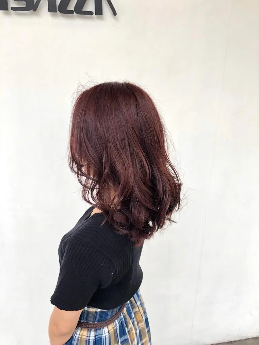 ミディアム カラー ボルドーカラー 東條 克義のヘアスタイル
