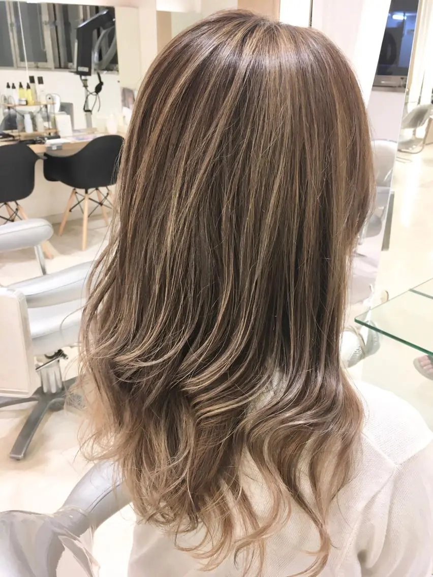 セミロング カラー ブリーチ ケアブリーチ ハイライトカラー ハイライト 森島 雅之のヘアスタイル