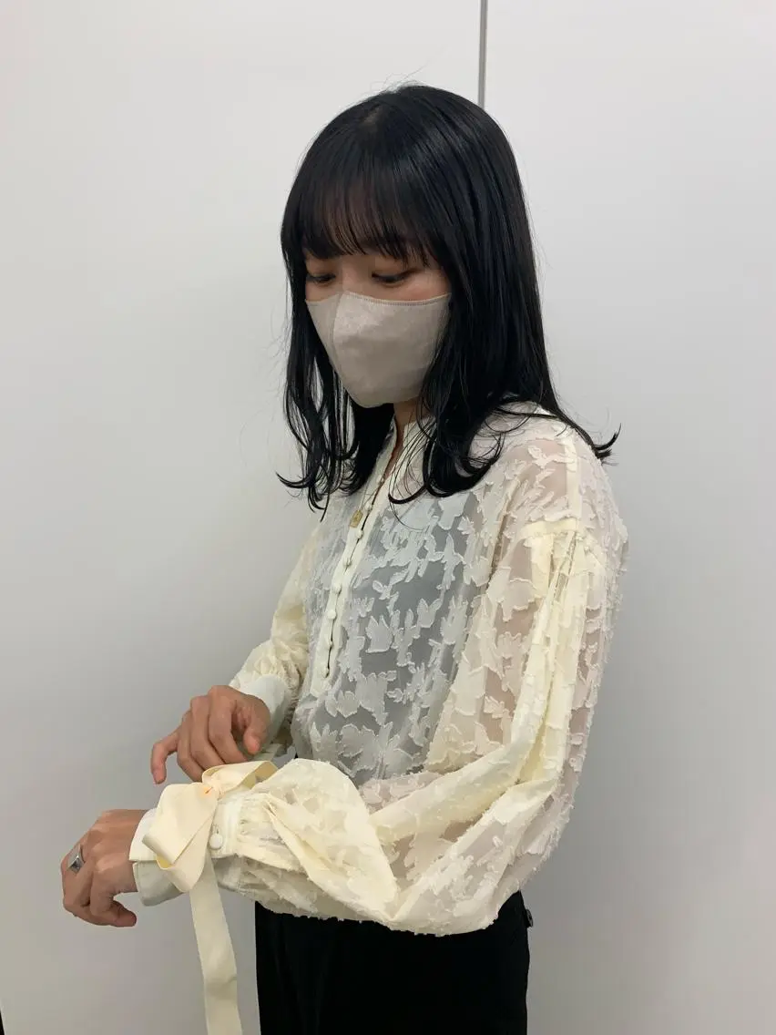 ミディアム カラー 黒髪 ブルーカラー ブルーブラック カット ヘアカラー PAIR DAISUKEのヘアスタイル